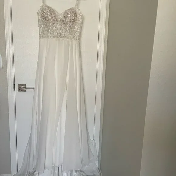 Enchanting by Mon Cheri Wedding Dress with Slit Size 6 A-line - Picture 7 of 10